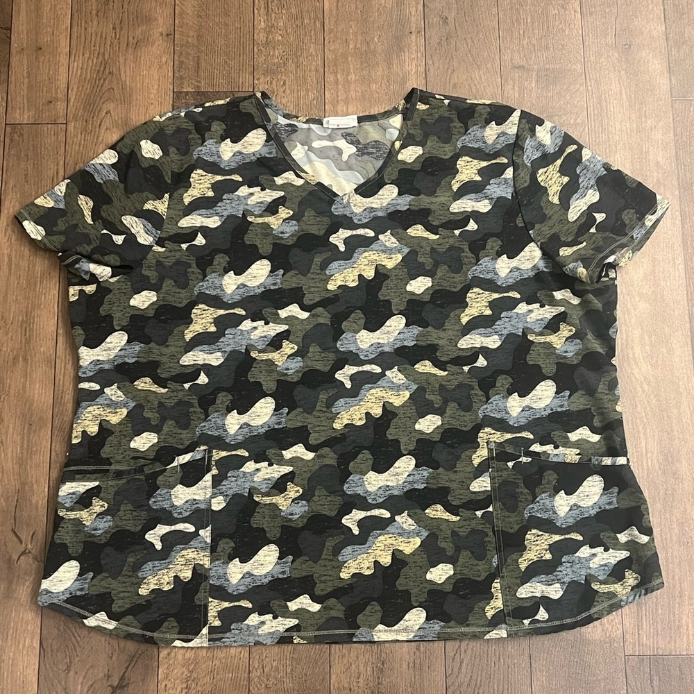 3x scrub top